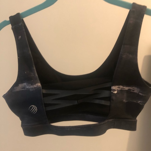 Sports Bra with removable padding size S - Picture 2 of 3